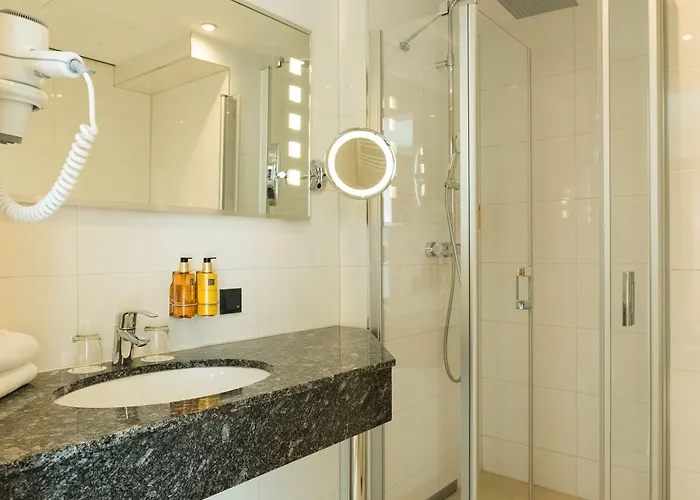 Schopenhauer Hof 4*